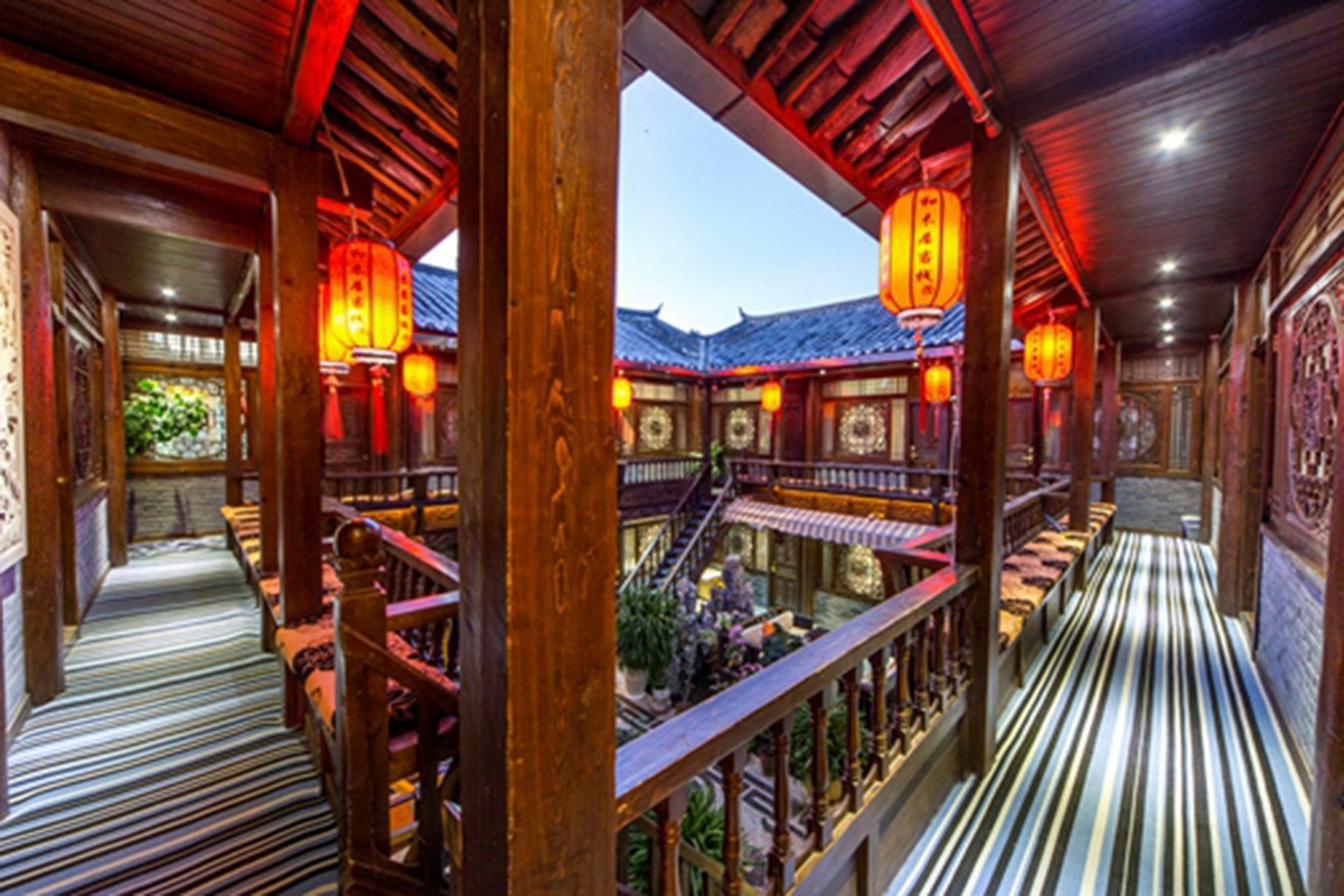He Mu Ju Inn Zhongyi Branch Lijiang  Eksteriør bilde