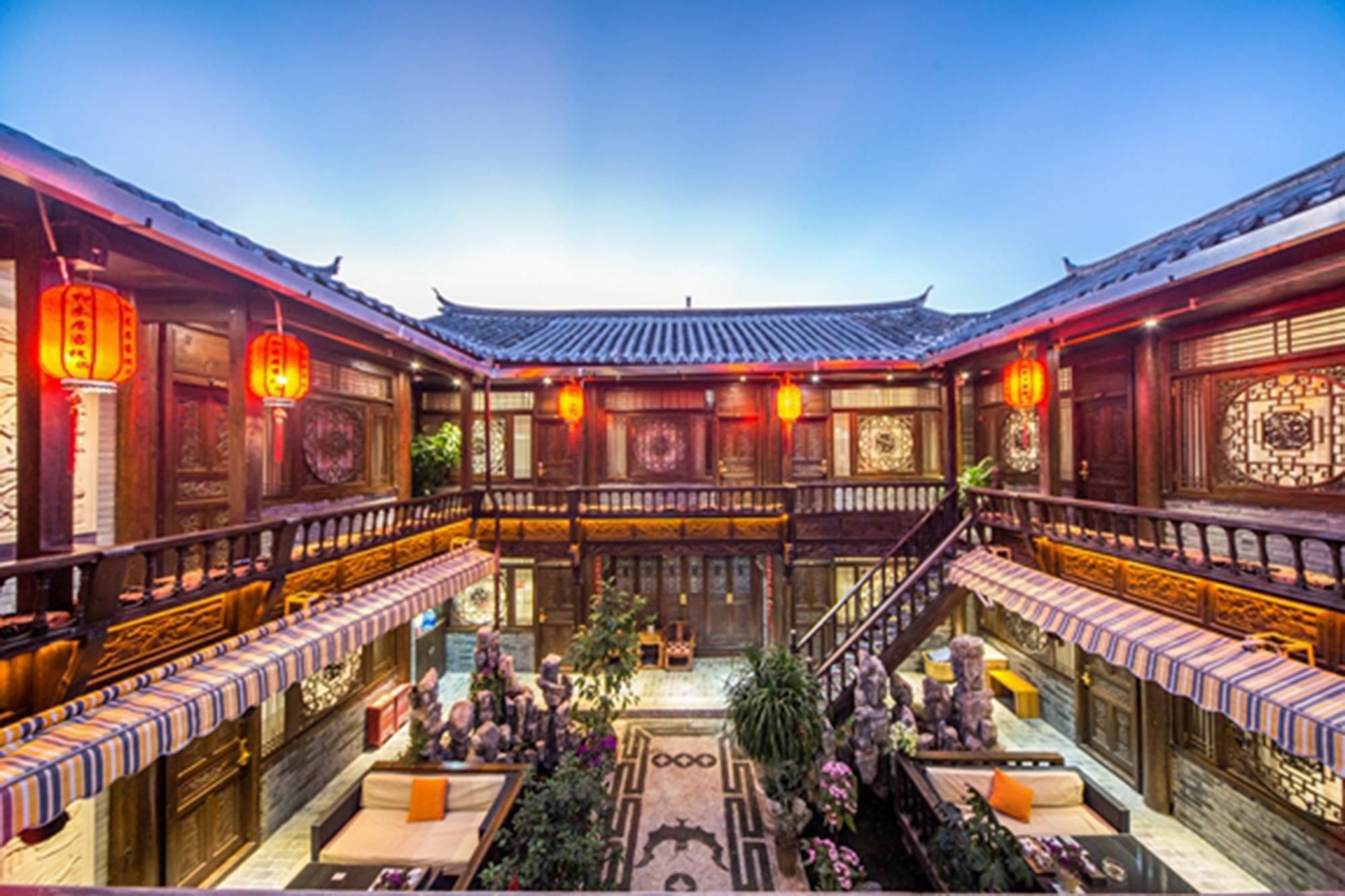 He Mu Ju Inn Zhongyi Branch Lijiang  Eksteriør bilde